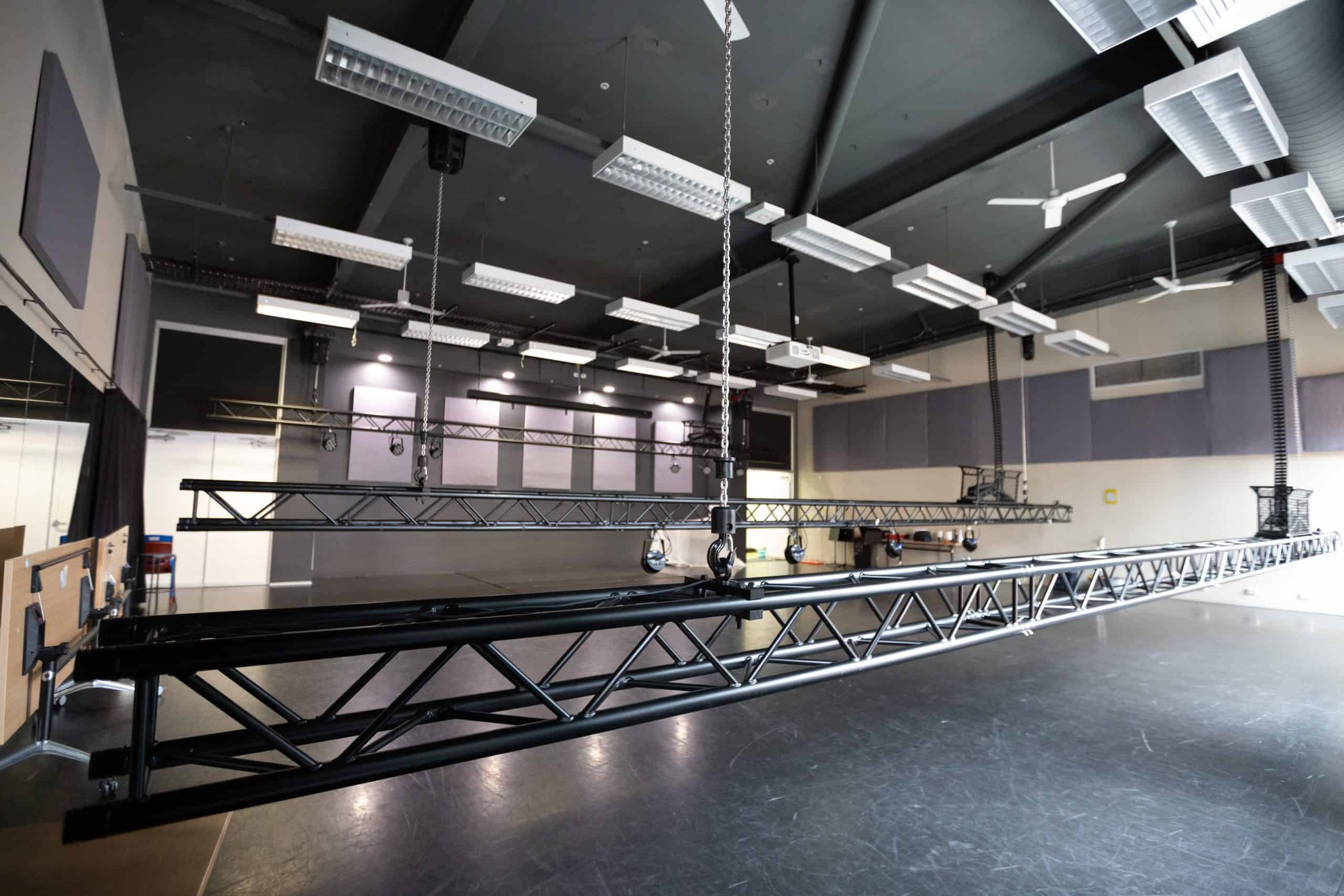 motorized lighting truss